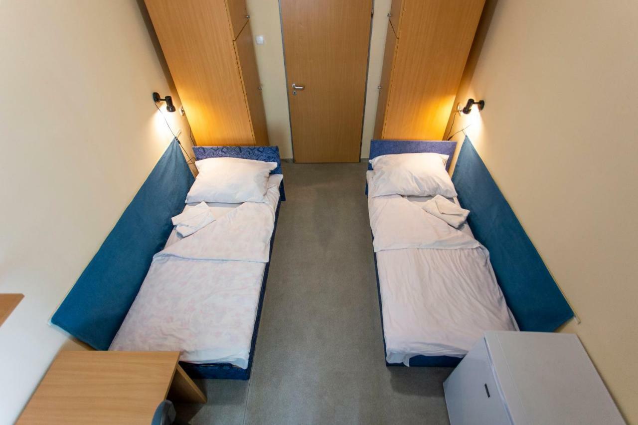 Pd Hostel ดูเนาวิวาโรส ภายนอก รูปภาพ